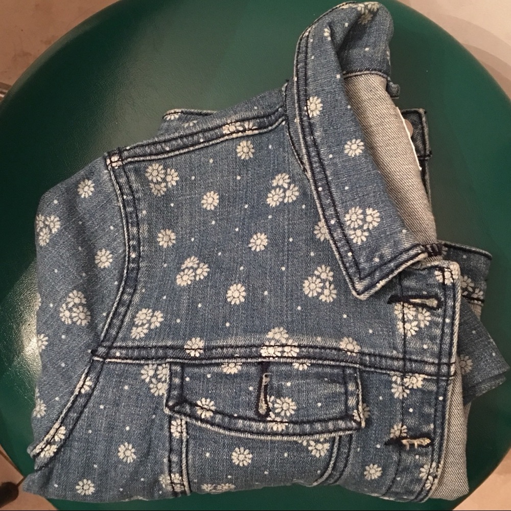 Flower Print Crop Denim Jacket - Picture 7 of 9